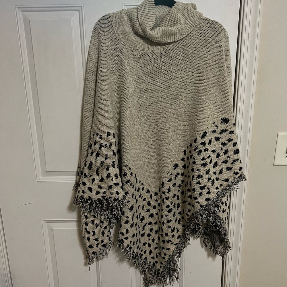 Womens leopard poncho